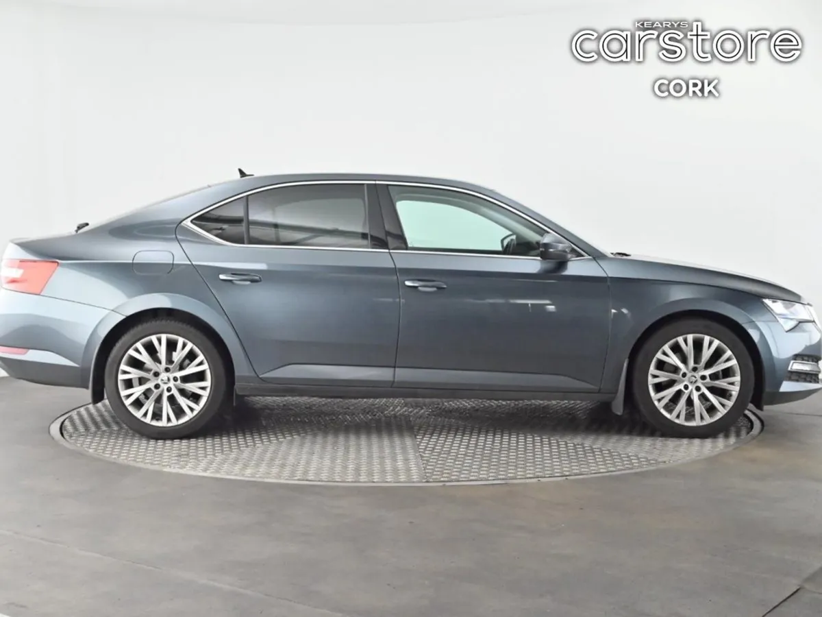 Skoda Superb Superb STY 2.0tdi 122HP DSG - Image 3