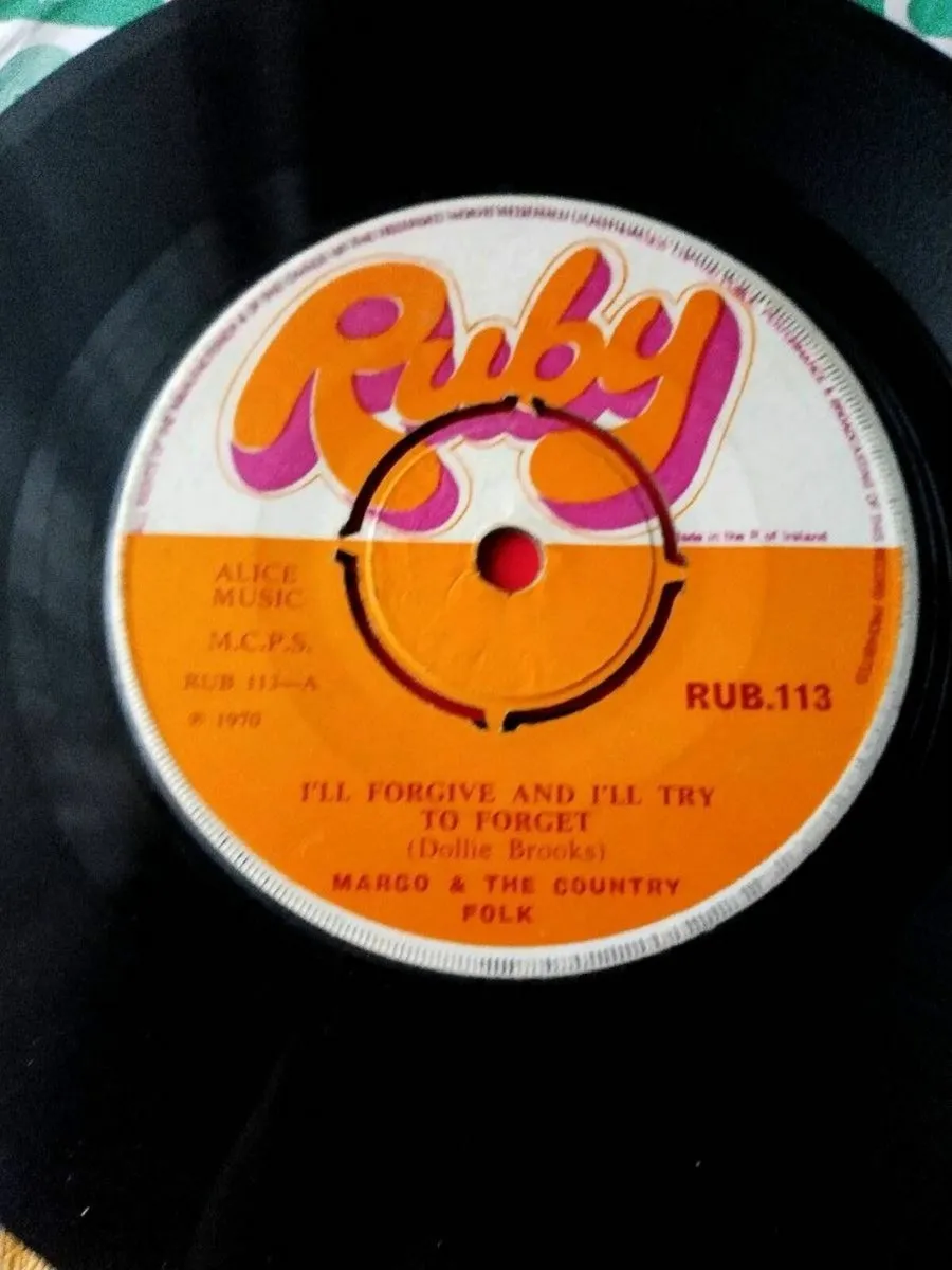1970. MARGO 7inch Vinyl record - Image 1