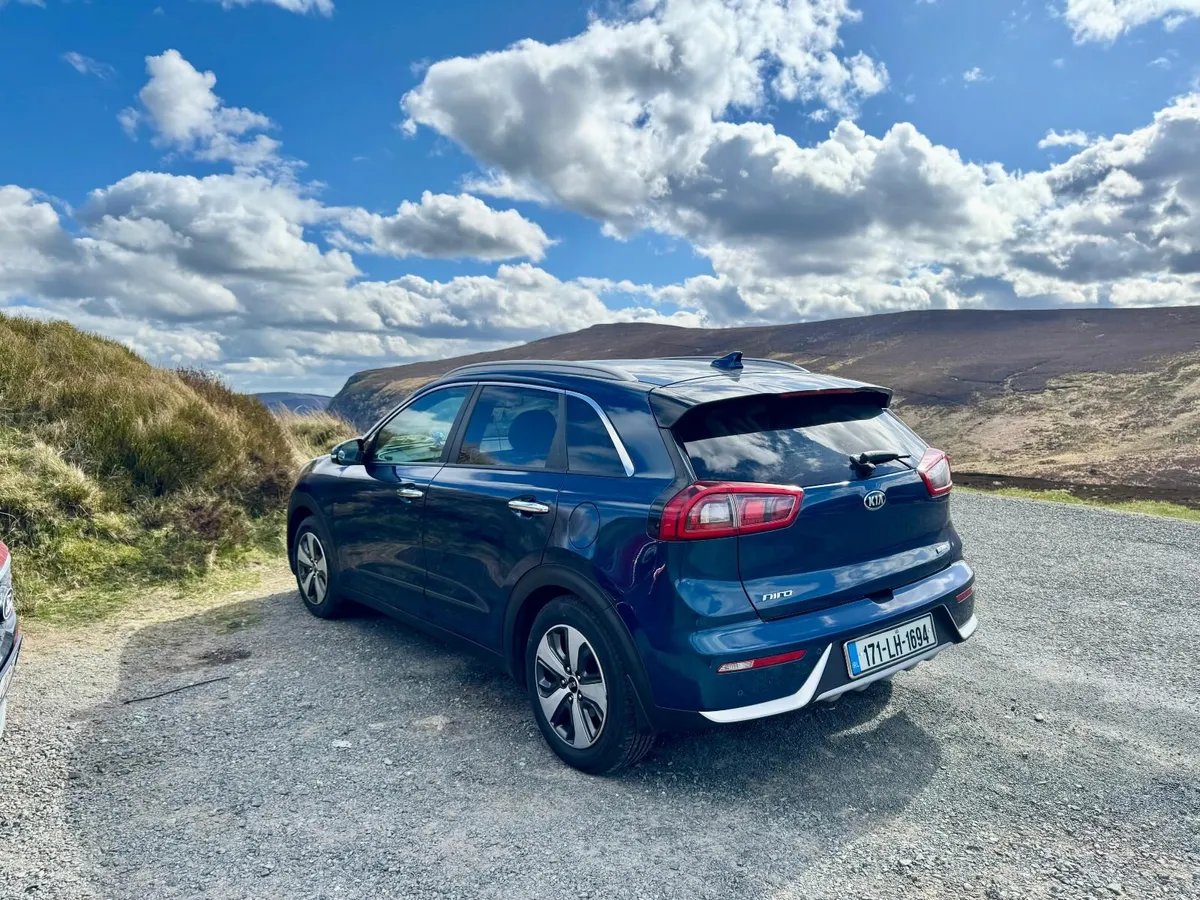 Kia Niro 2017 for €13,500 - Image 1