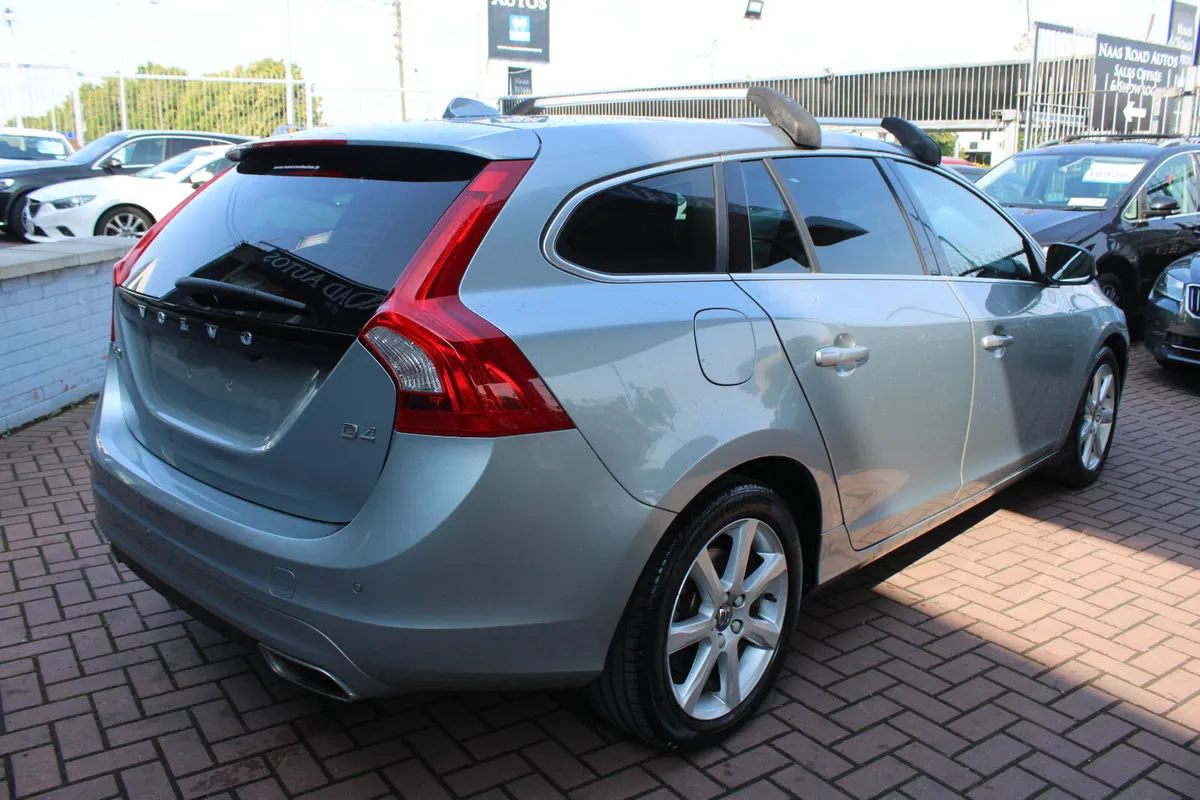 VOLVO V60 2.0D4 SE LUXURY 180BHP 5DR ESTATE AUTOMA - Image 4