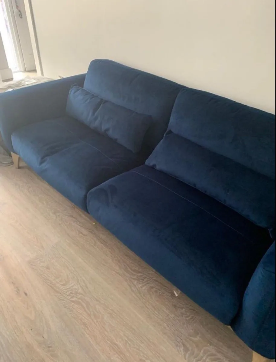 NAVY 3 SEATER VELOUR COUCH - Image 1