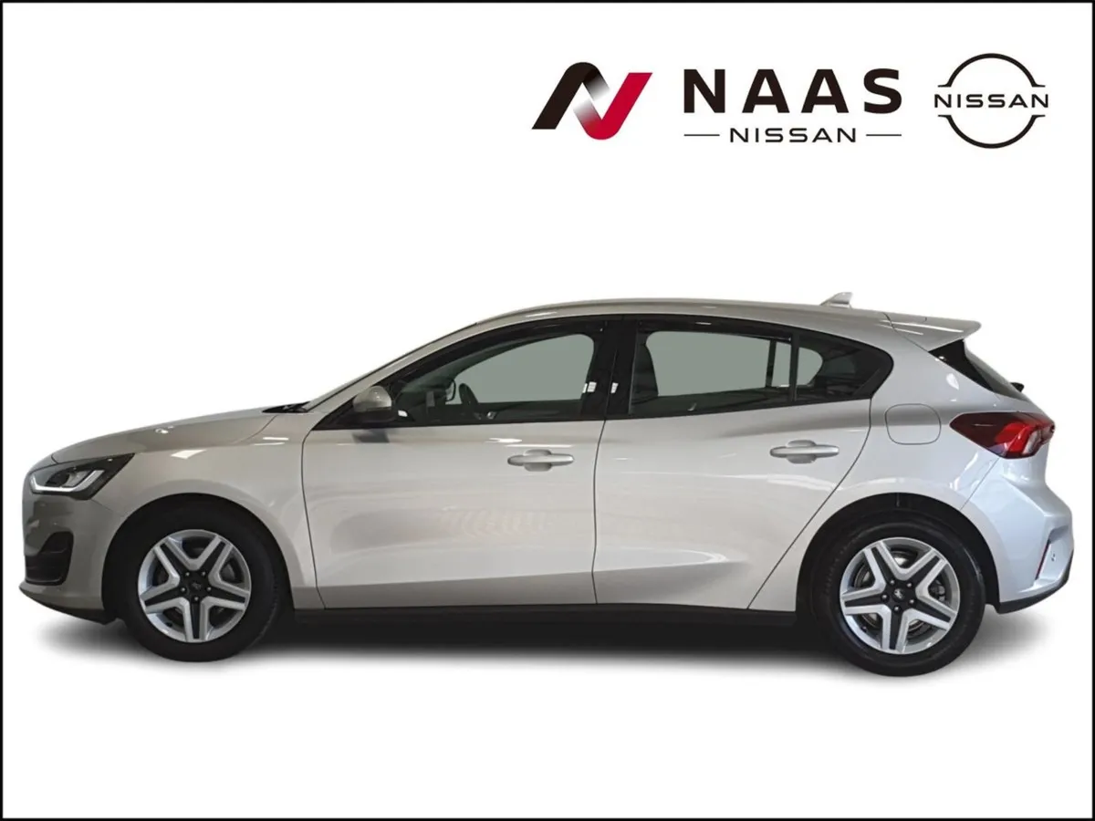 Ford Focus Connected 1.5 TD 120 S6.2 A8 4DR - Image 3