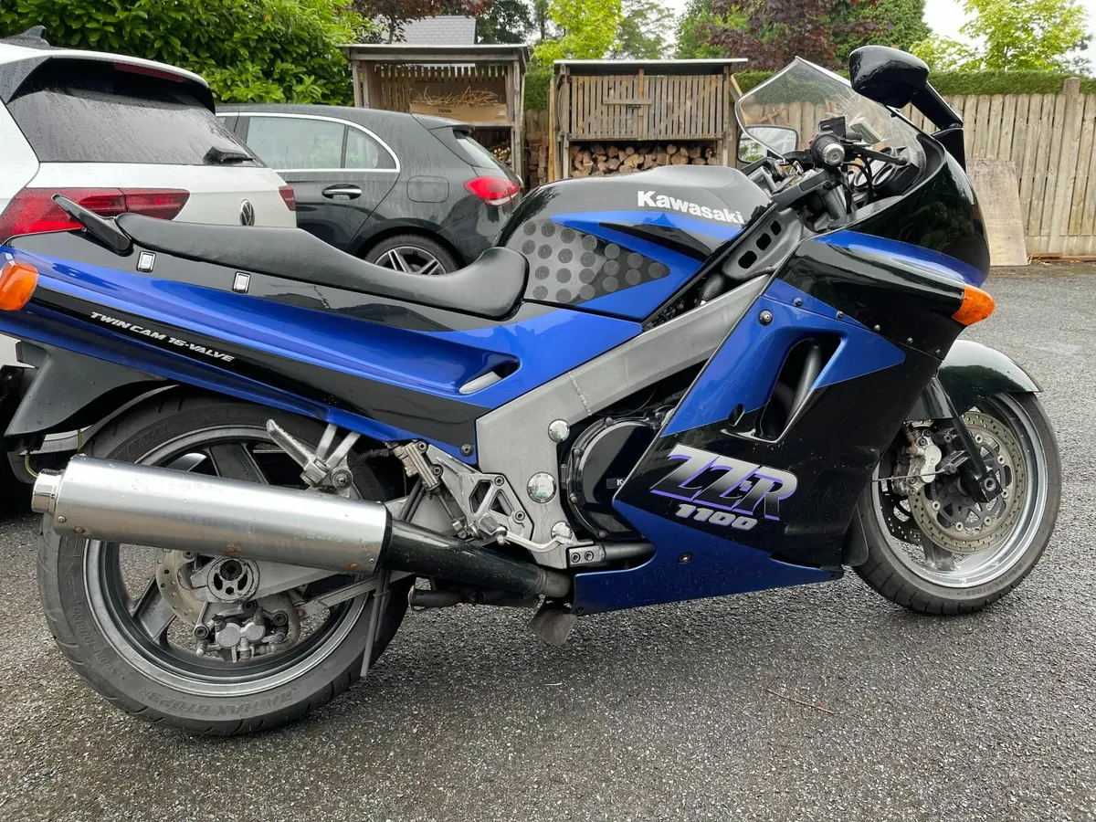 Kawasaki ZZR1100 1990 - Image 2