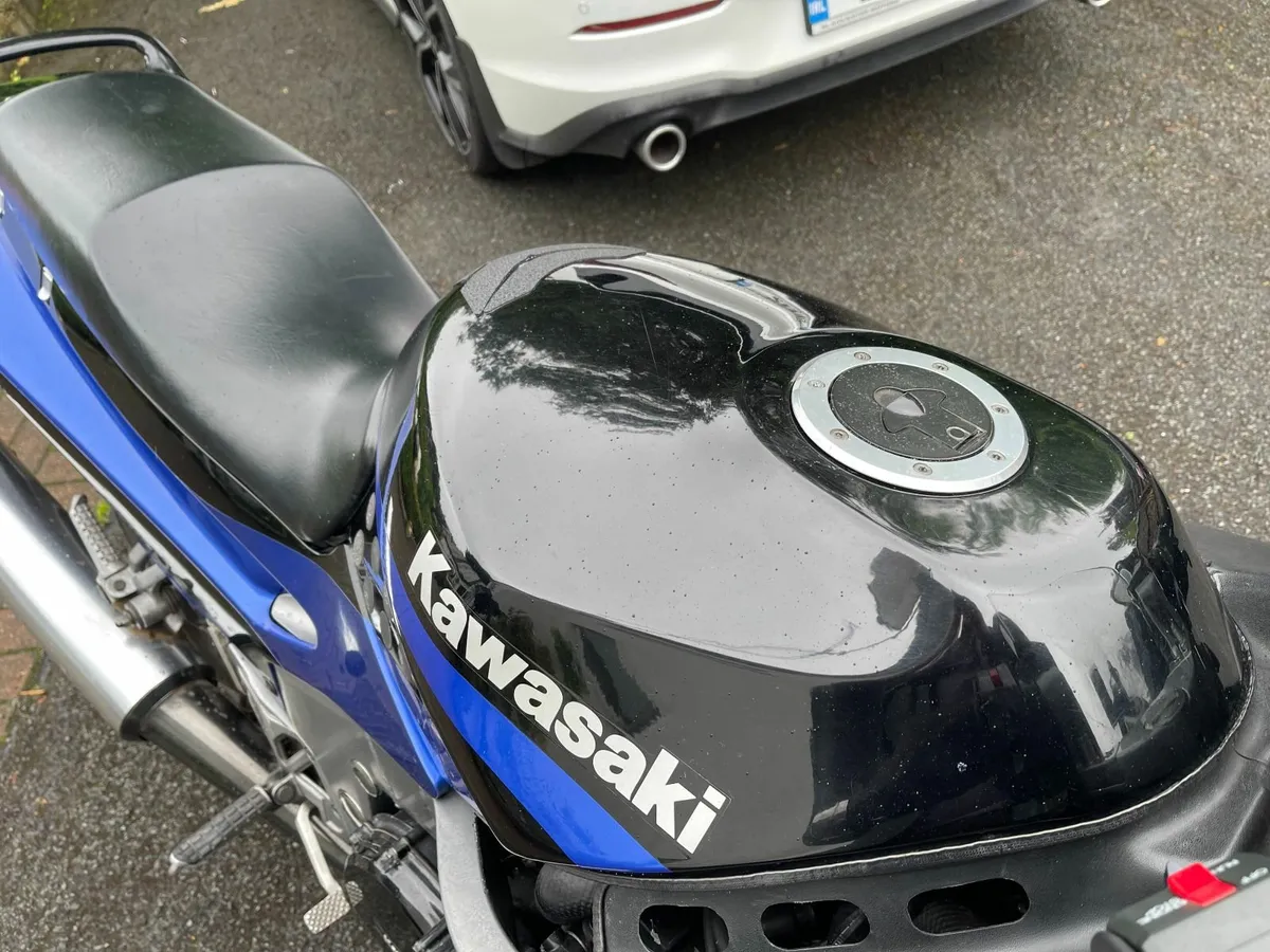 Kawasaki ZZR1100 1990 - Image 3