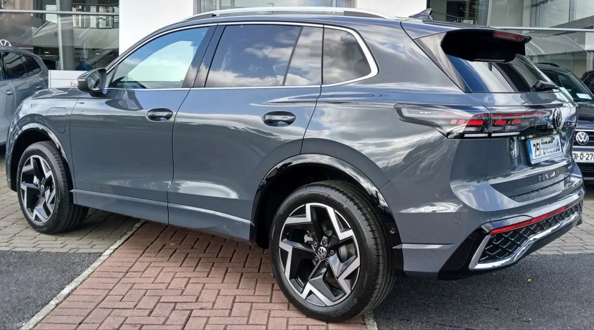 Volkswagen Tiguan R-line 1.5 Phev 204HP  availabl - Image 4