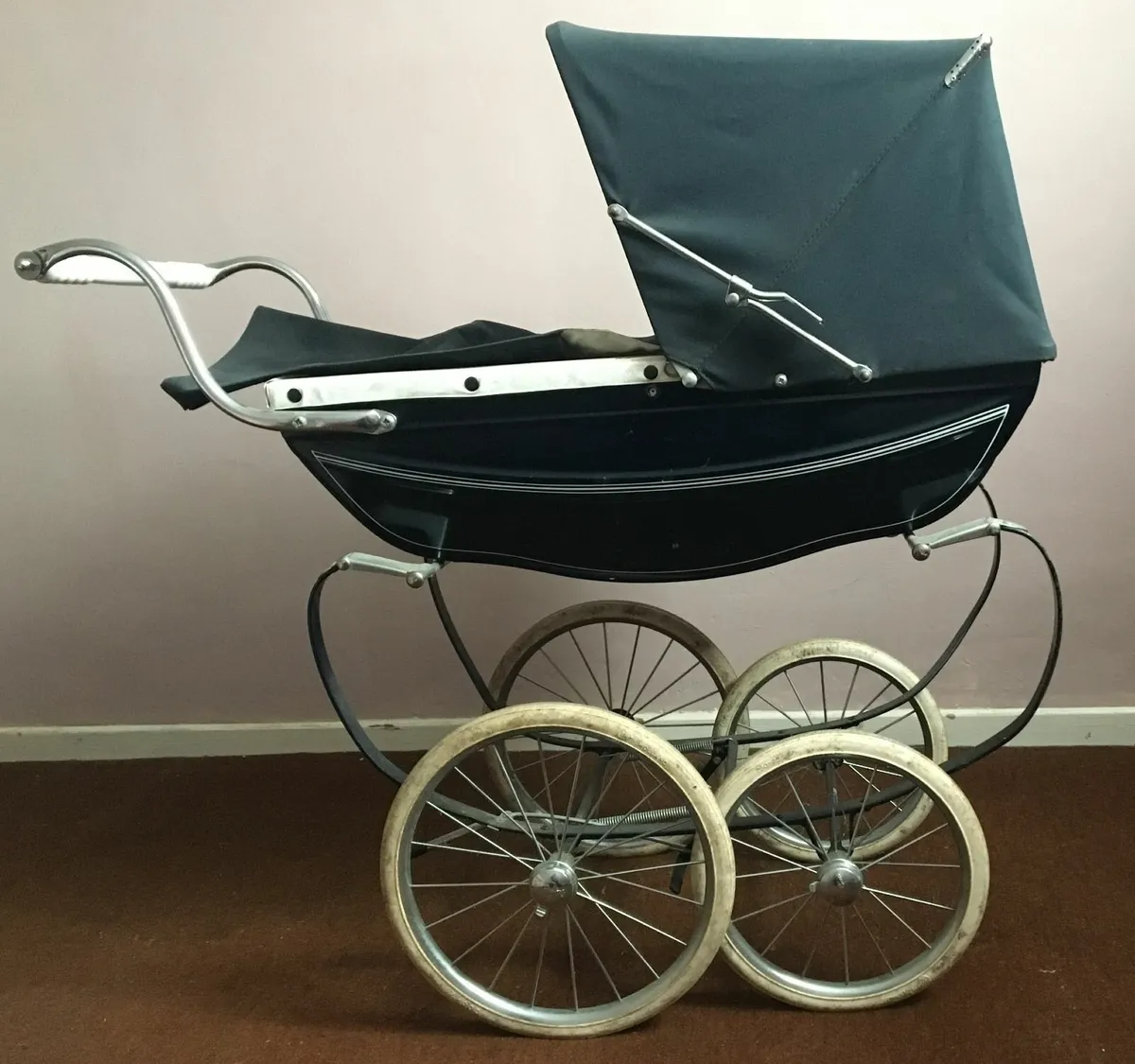 Silvercross Oberon Dolls Pram. Navy - Image 1