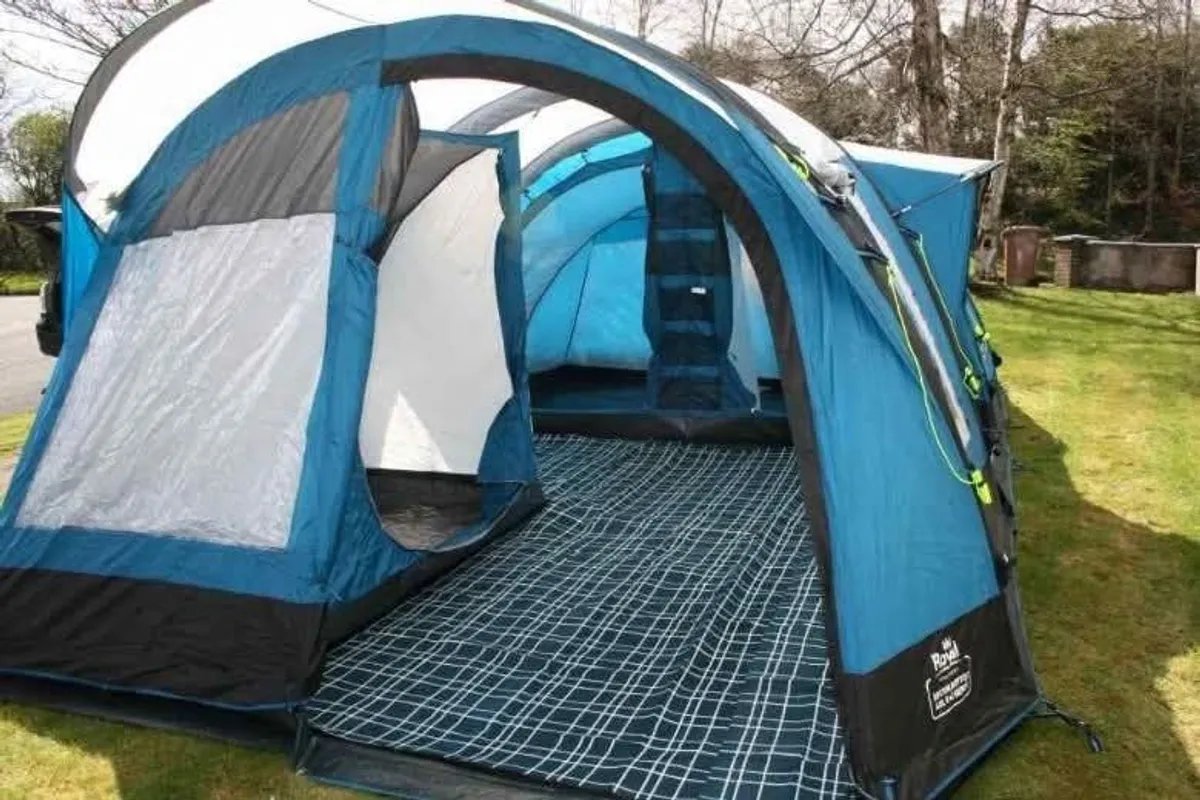 8 man Air Tent and Porch Extension - Image 4