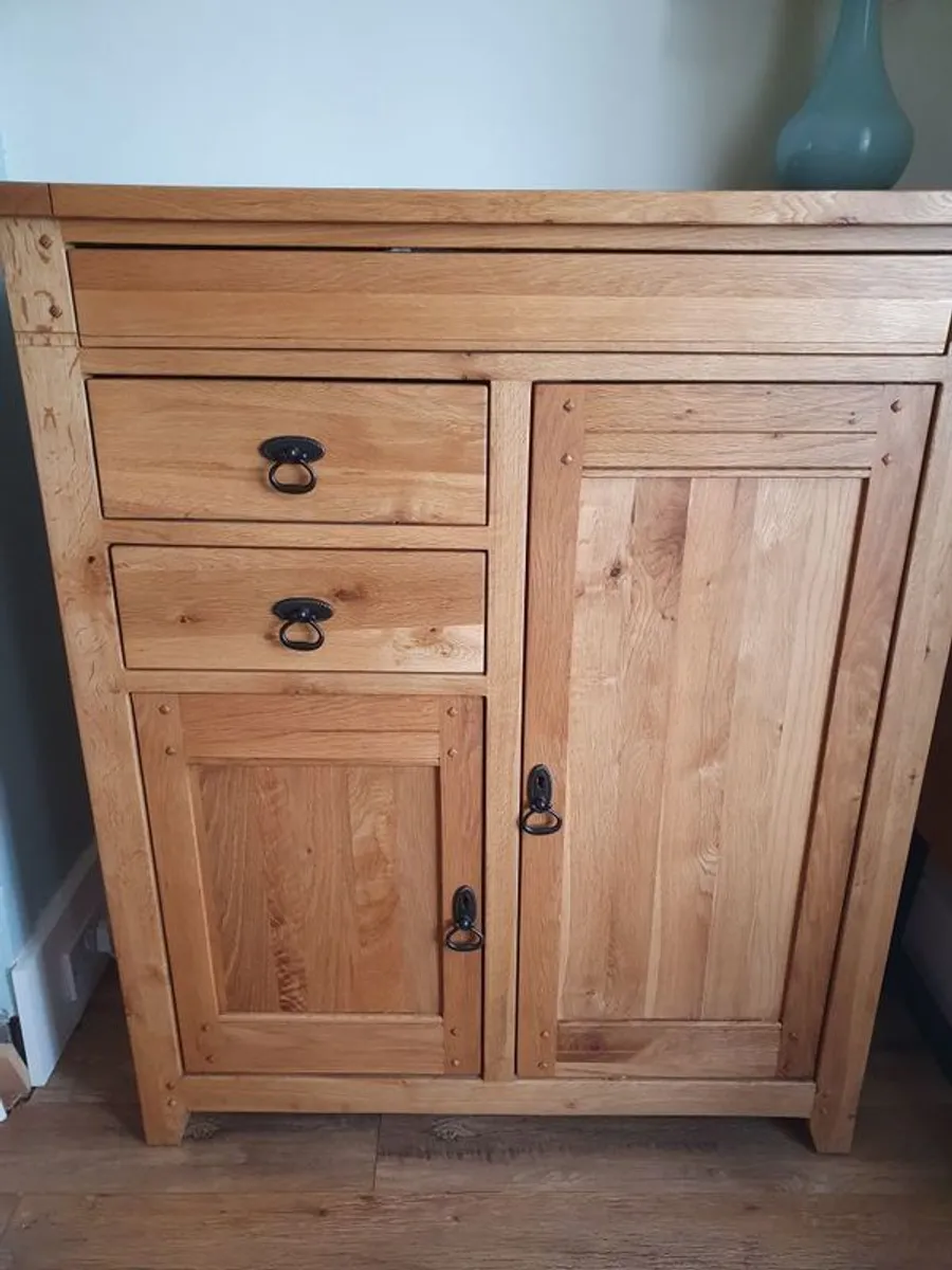 Avignon oak sideboard / cabinet - Image 1