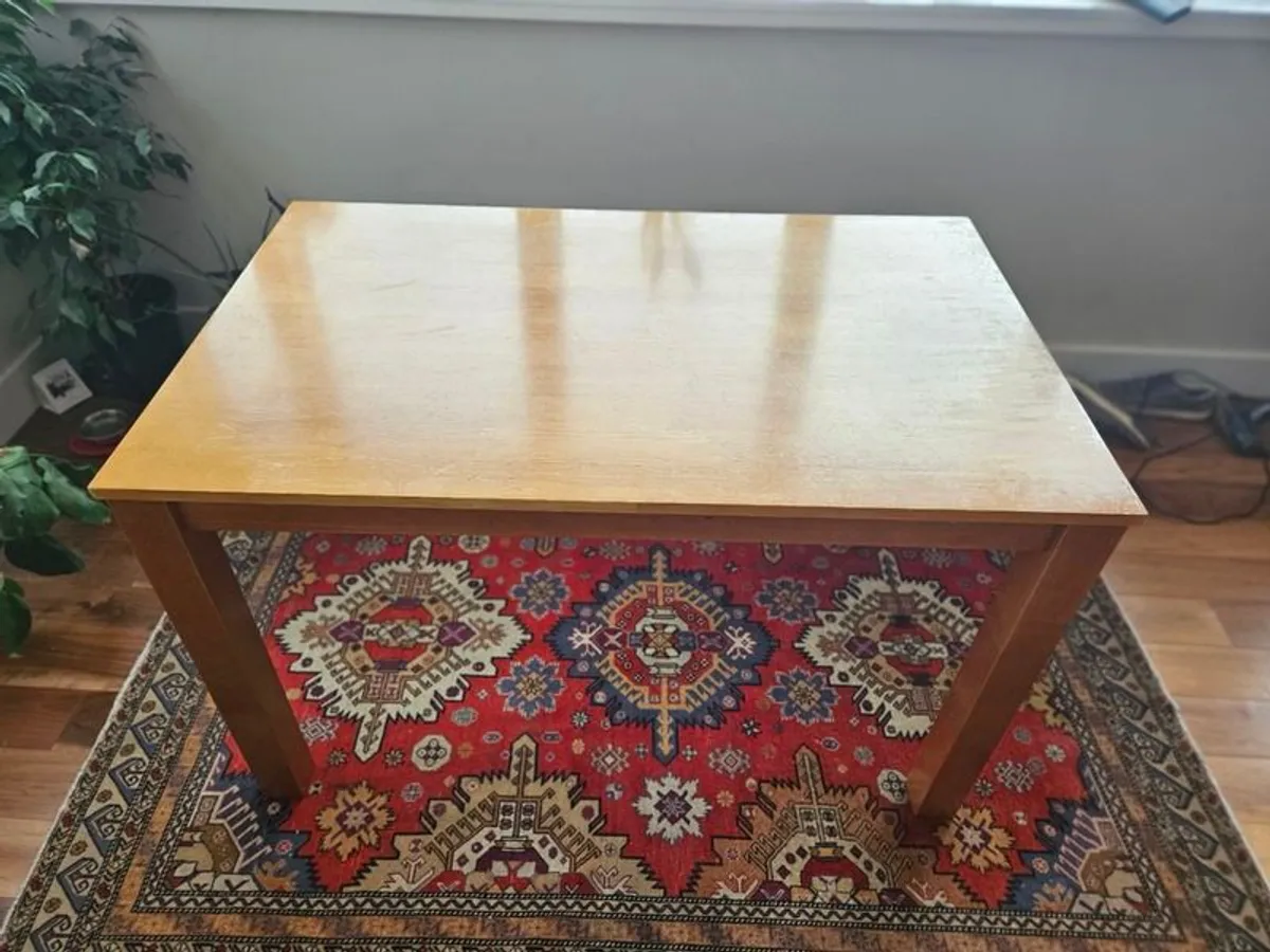 Table 120x75x74 (l/w/h) - Image 1
