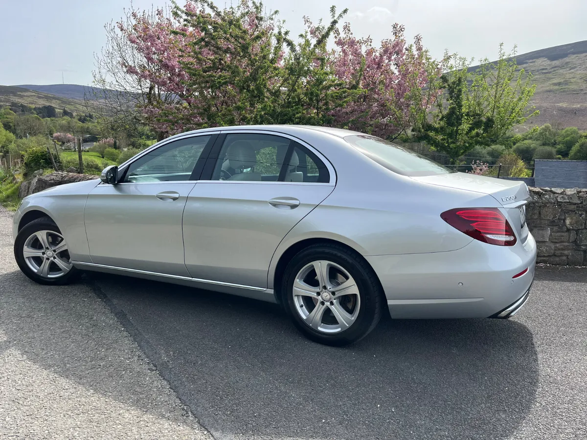 Mercedes-Benz E-Class 2017 200 D AVANTGARDE 4DR - Image 3