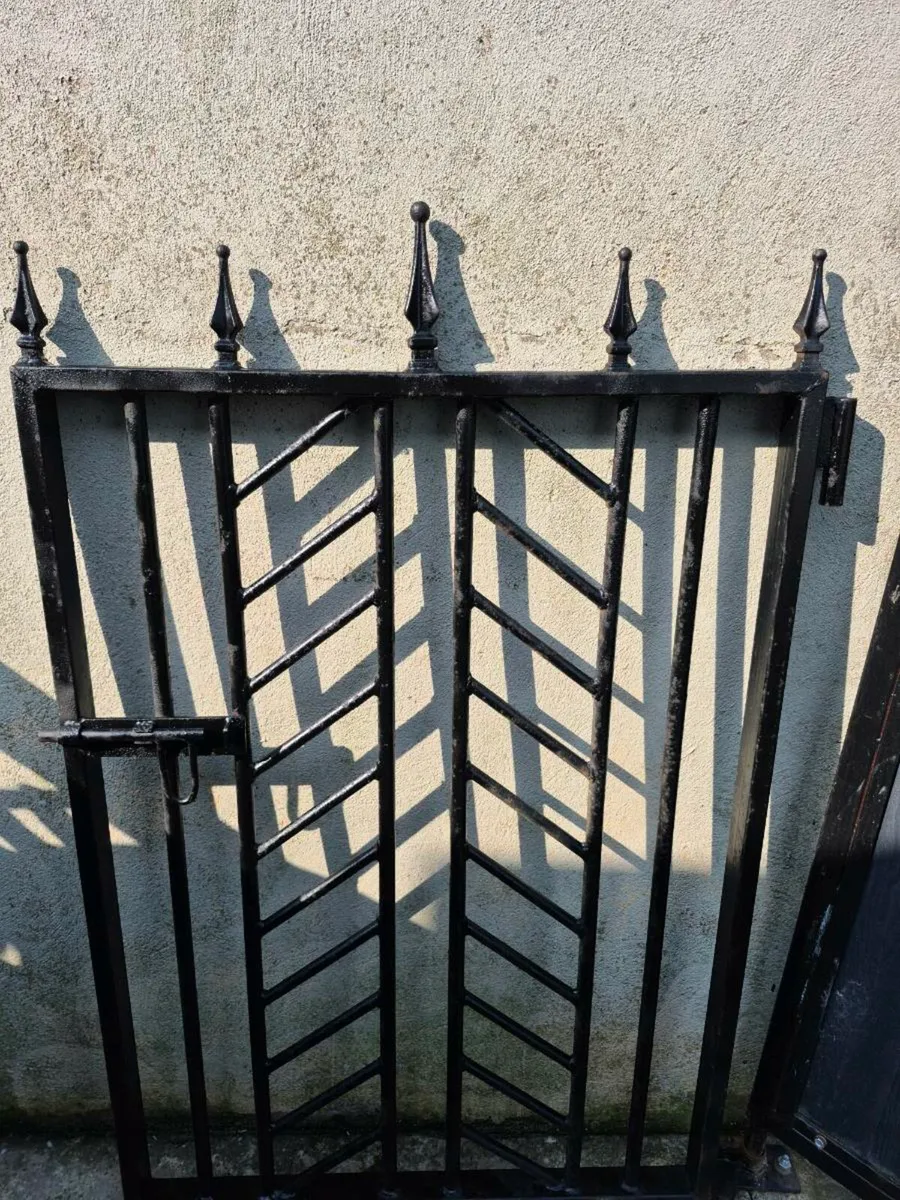 Gate - Image 3