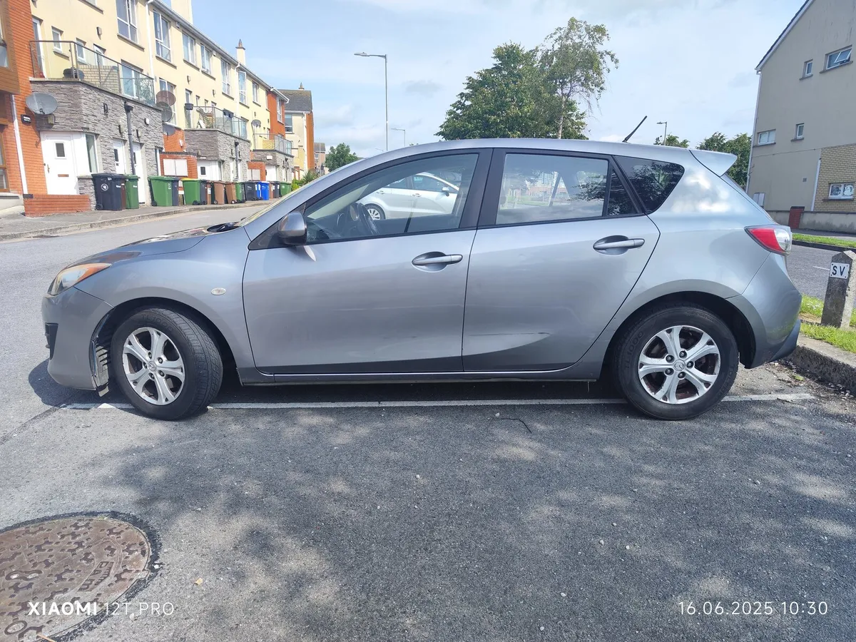 Mazda 3 2010 - Image 2
