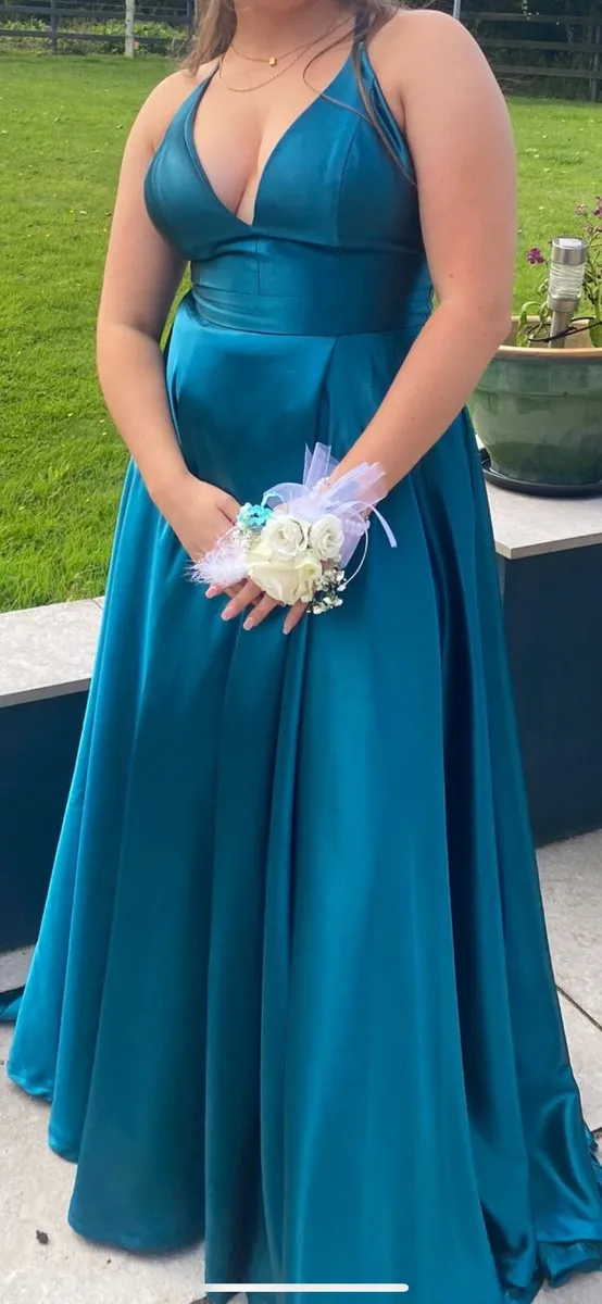 Debs dress - Image 2