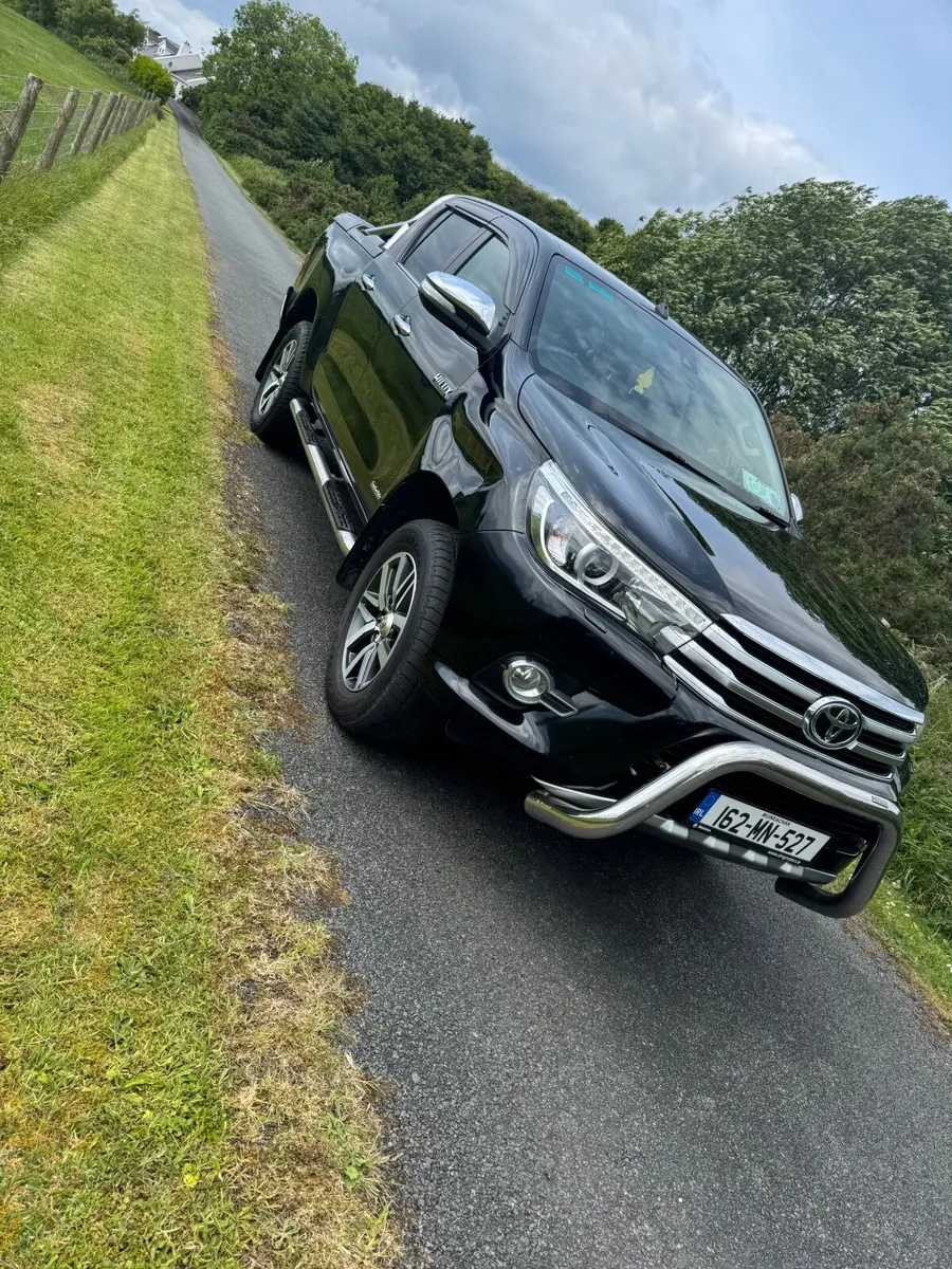 Toyota Hilux 2016 - Image 2