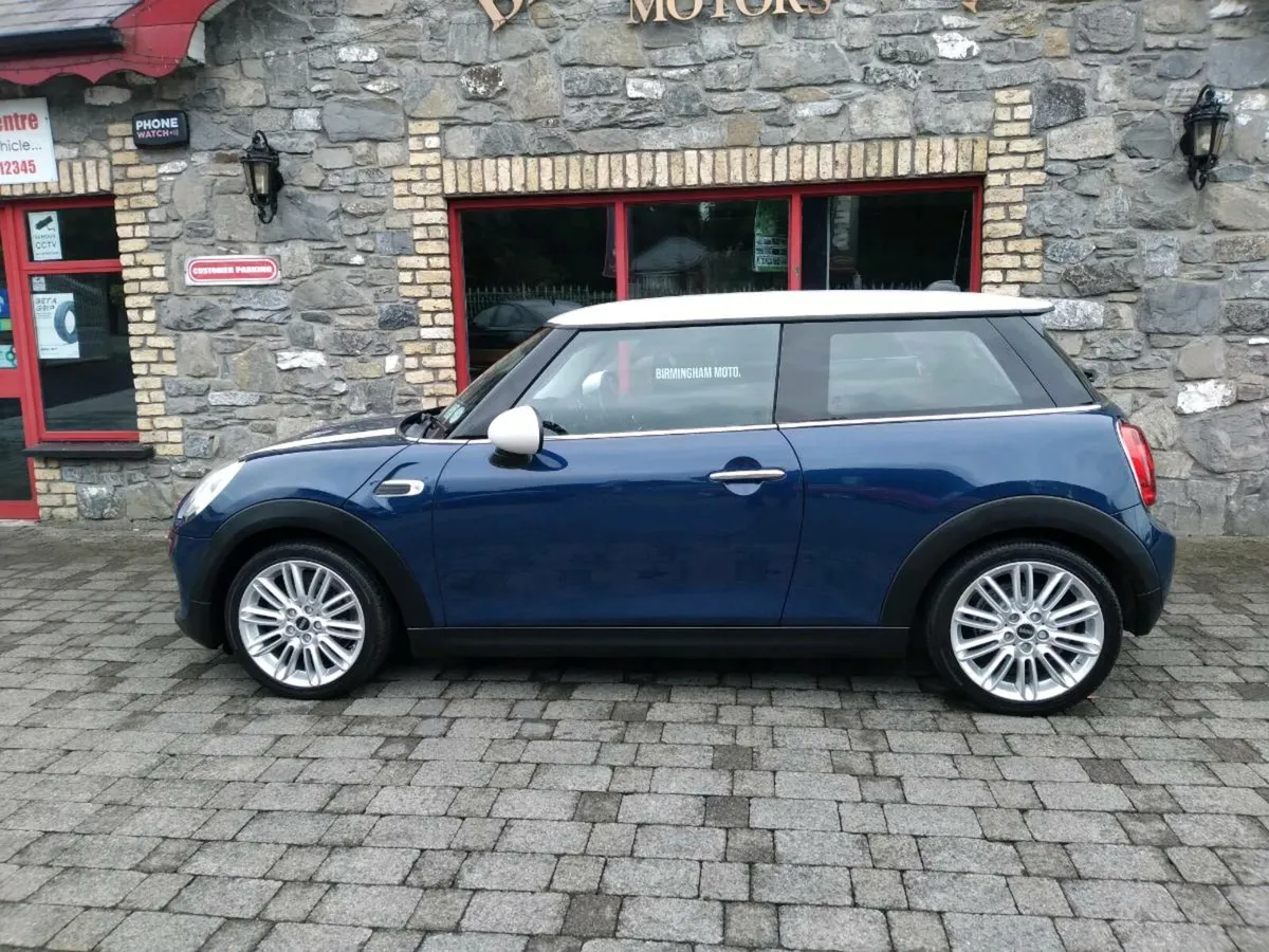 Mini COOPER D - Image 2