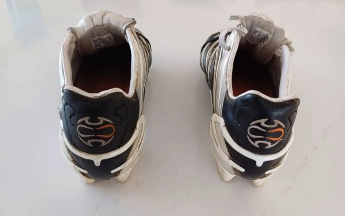 RARE Adidas Predator ABSOLUTE Black/White SG - Image 4