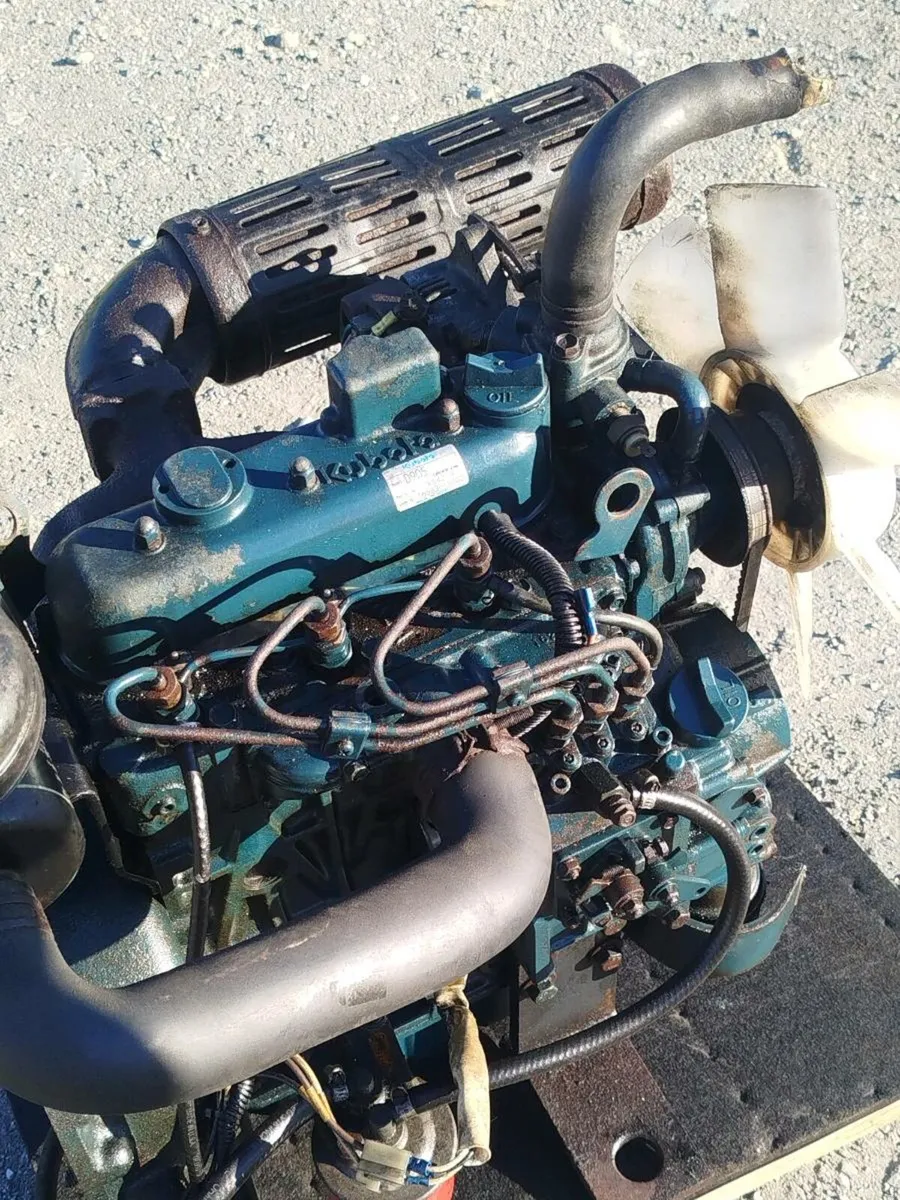 Kubota 3 cylinder D905(video available). - Image 2