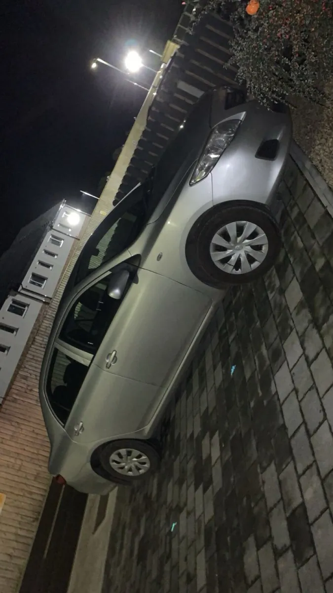 Toyota Corolla - Image 3