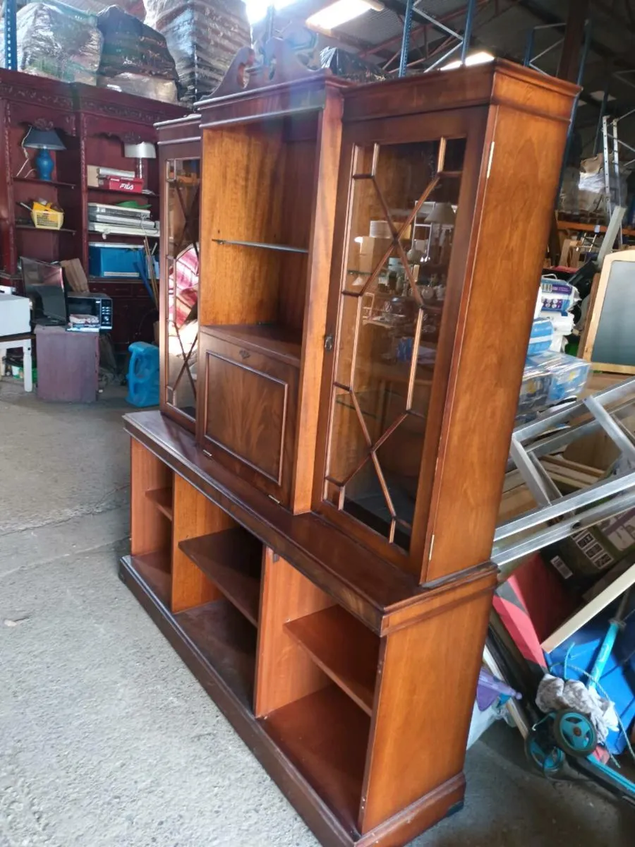 Dresser - Image 3