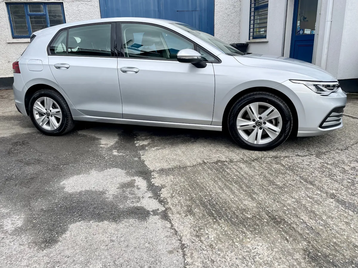 Volkswagen Golf Life 2.0TDI 115PS Manual 5Dr,2023 - Image 2