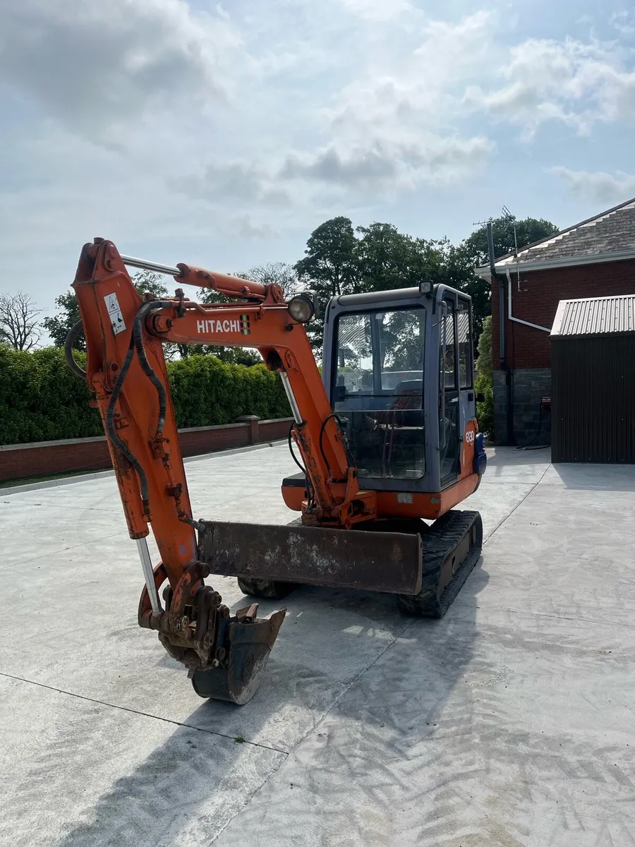 3 Ton Hitachi Mini Digger - Image 3