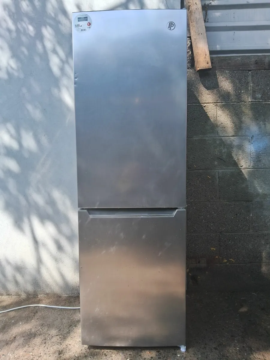 FRIDGE AND FREEZER - Image 4