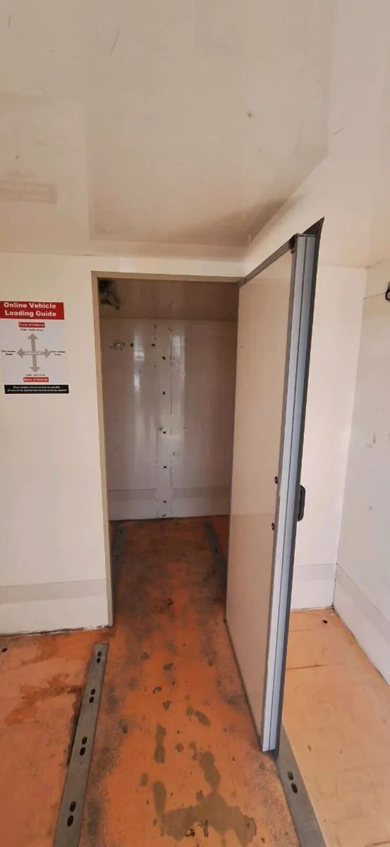 12 x 7 foot Insulated container - Image 4