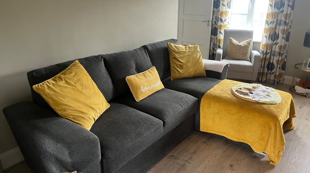 Sofa - Image 4