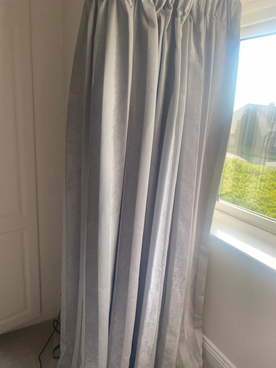 Curtains - Image 1