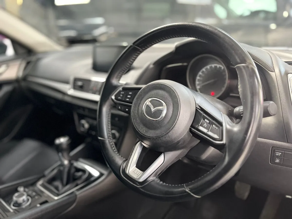 Mazda Mazda3 2017. 1.5D. EXECUTIVE SE - Image 3