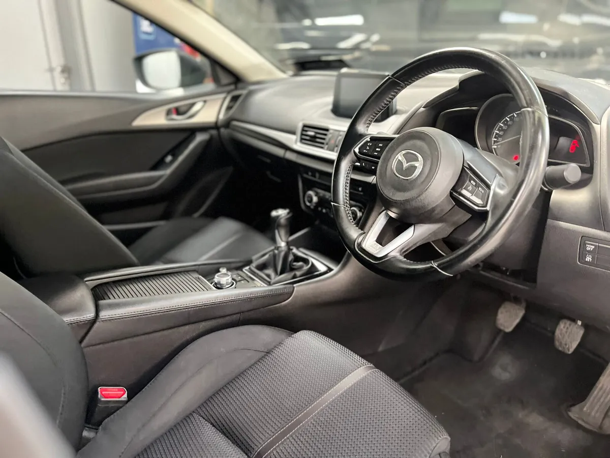 Mazda Mazda3 2017. 1.5D. EXECUTIVE SE - Image 4