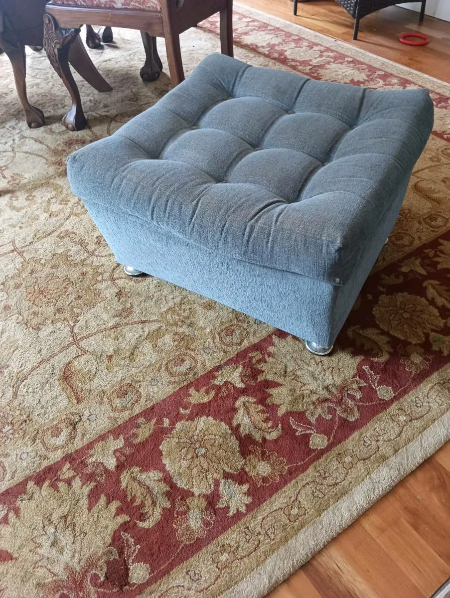 Beautiful foot stool, come puff side stool . - Image 3