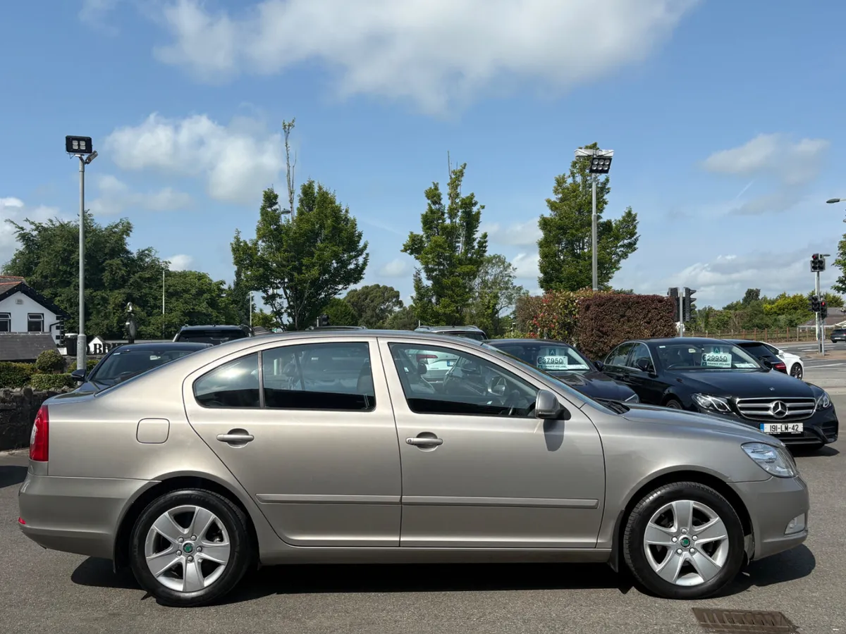 131 Skoda Octavia Exclusive 1.6 Diesel - Image 4
