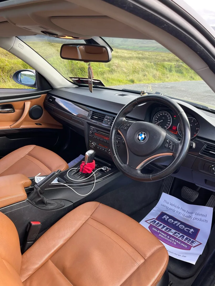 BMW 320i - Image 3