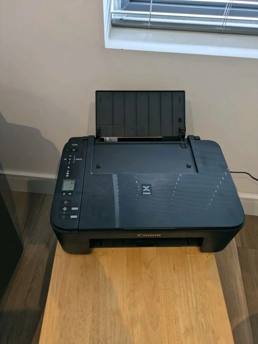 Canon printer and scanner - Image 1