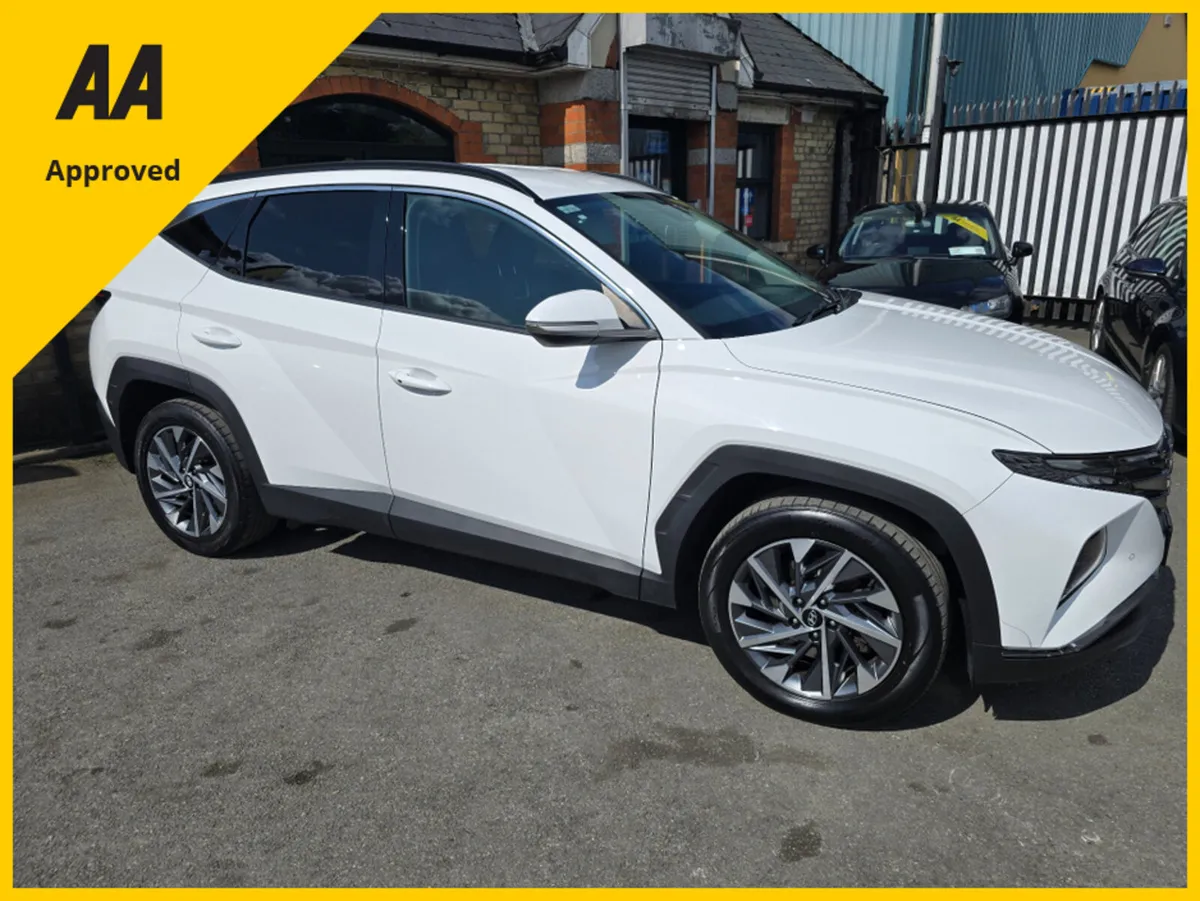 Hyundai Tucson EXECUTIVE PLUS 5DR DIESEL - Image 1