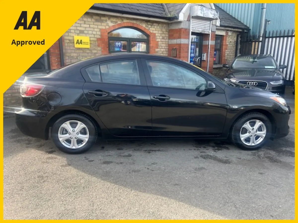 Mazda Mazda3 1.6 D EXECUTIVE 115PS 4DR - Image 3