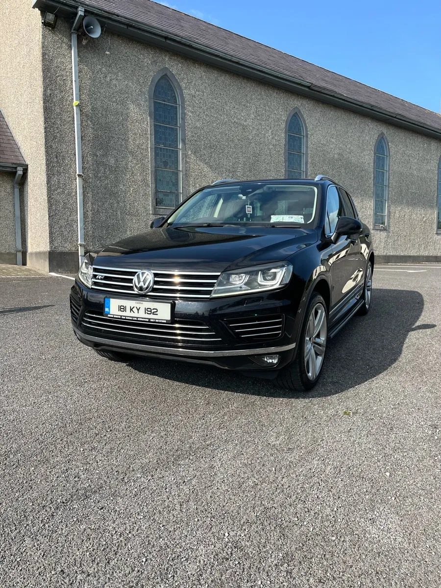 2018 Volkswagen Touraeg - Image 1