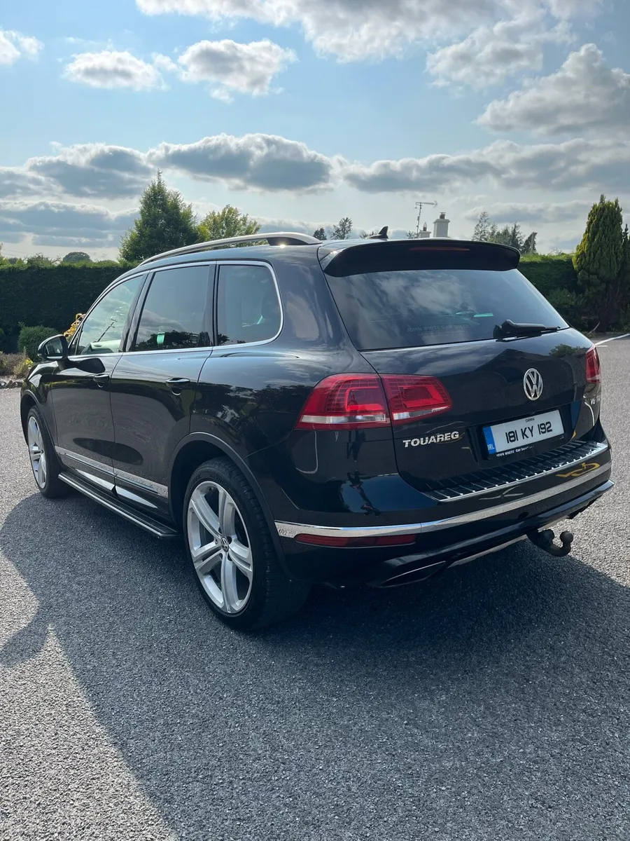 2018 Volkswagen Touraeg - Image 4