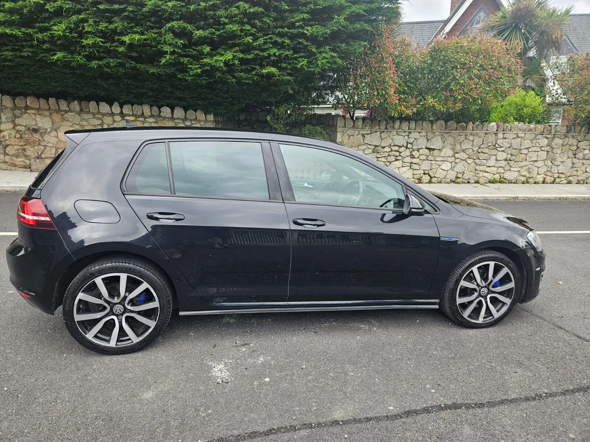 Golf GTE 1.4 Petrol Hybrid Automatic Low Mileage - Image 3