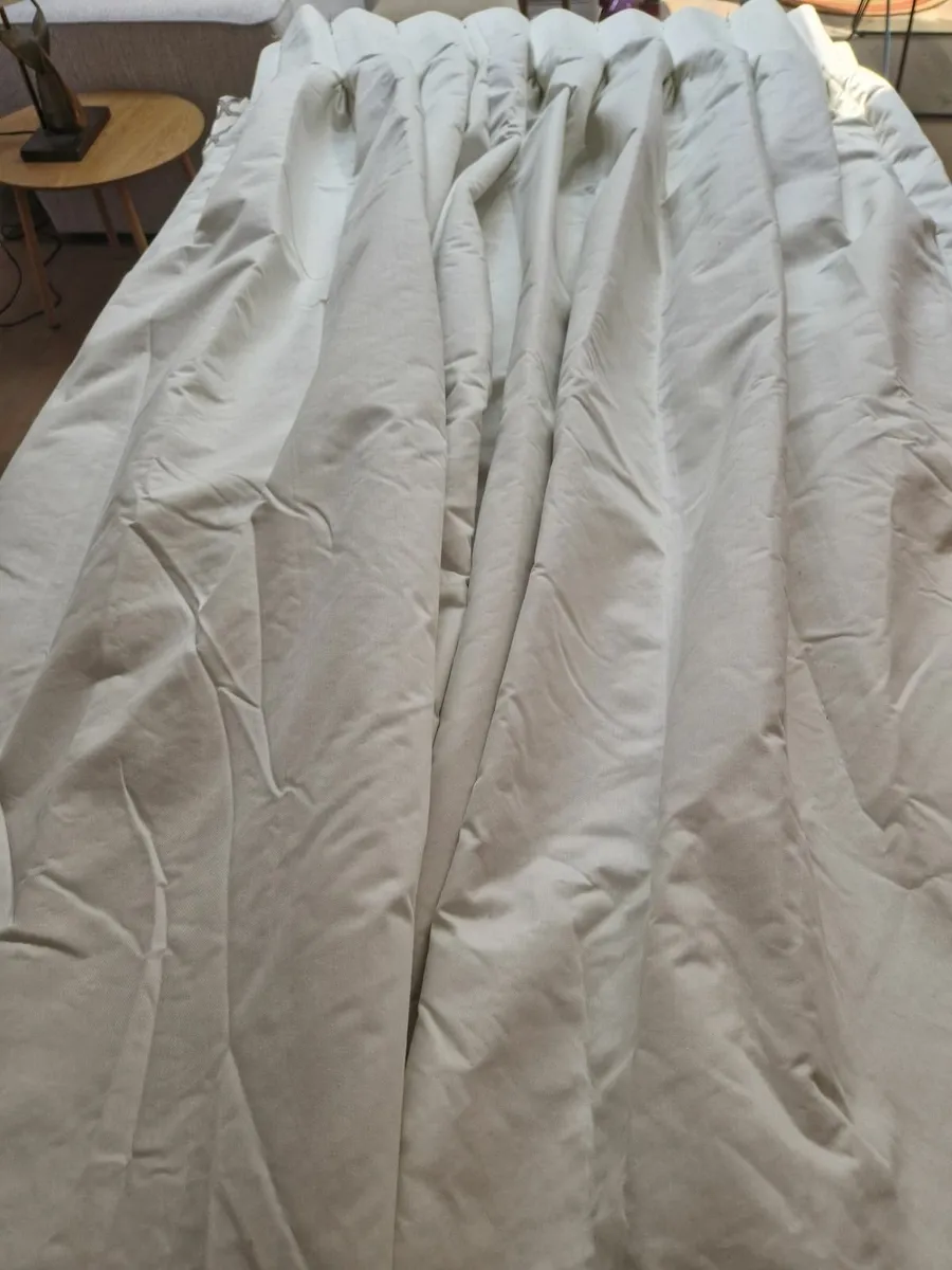 Curtains - Image 2