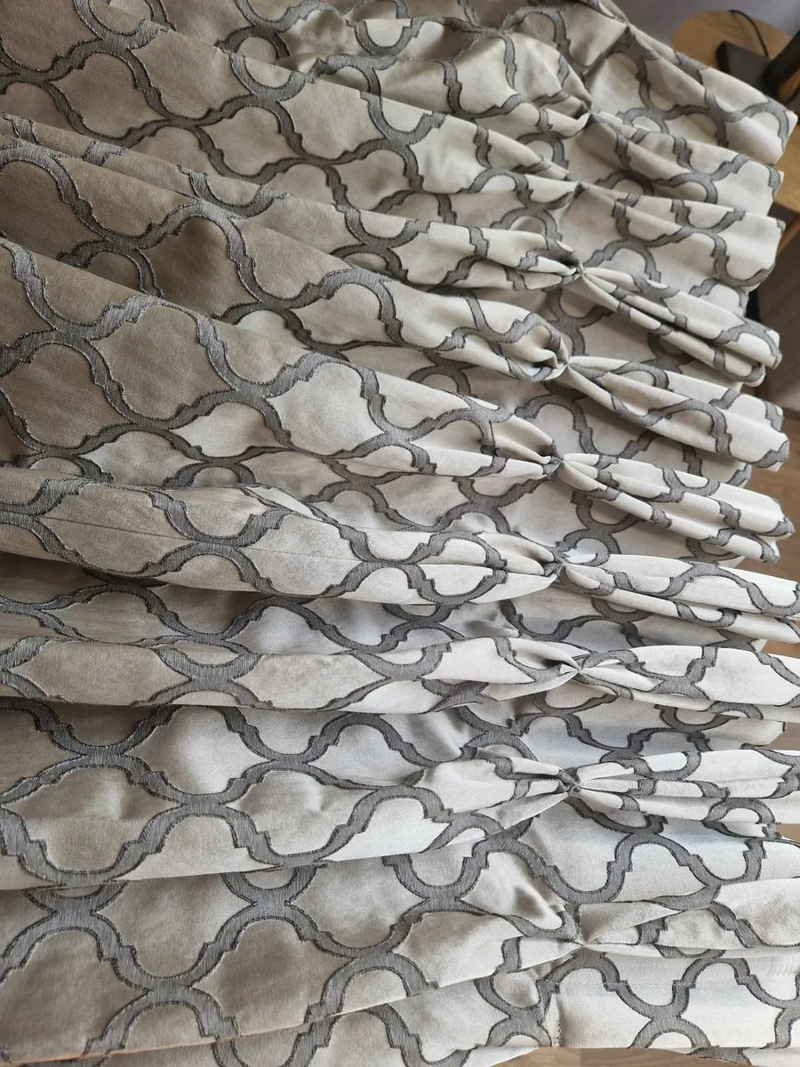 Curtains - Image 4