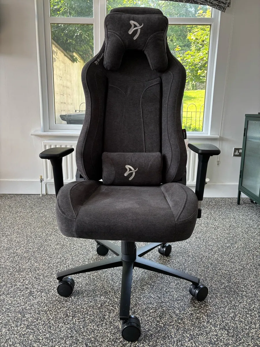 Gaming Chair (Arozzi Vernazza, cost €400) - Image 1