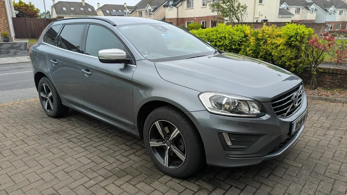 Volvo XC60 2017 - 2.0 D4 R-DESIGN NAV 190BHP - Image 3