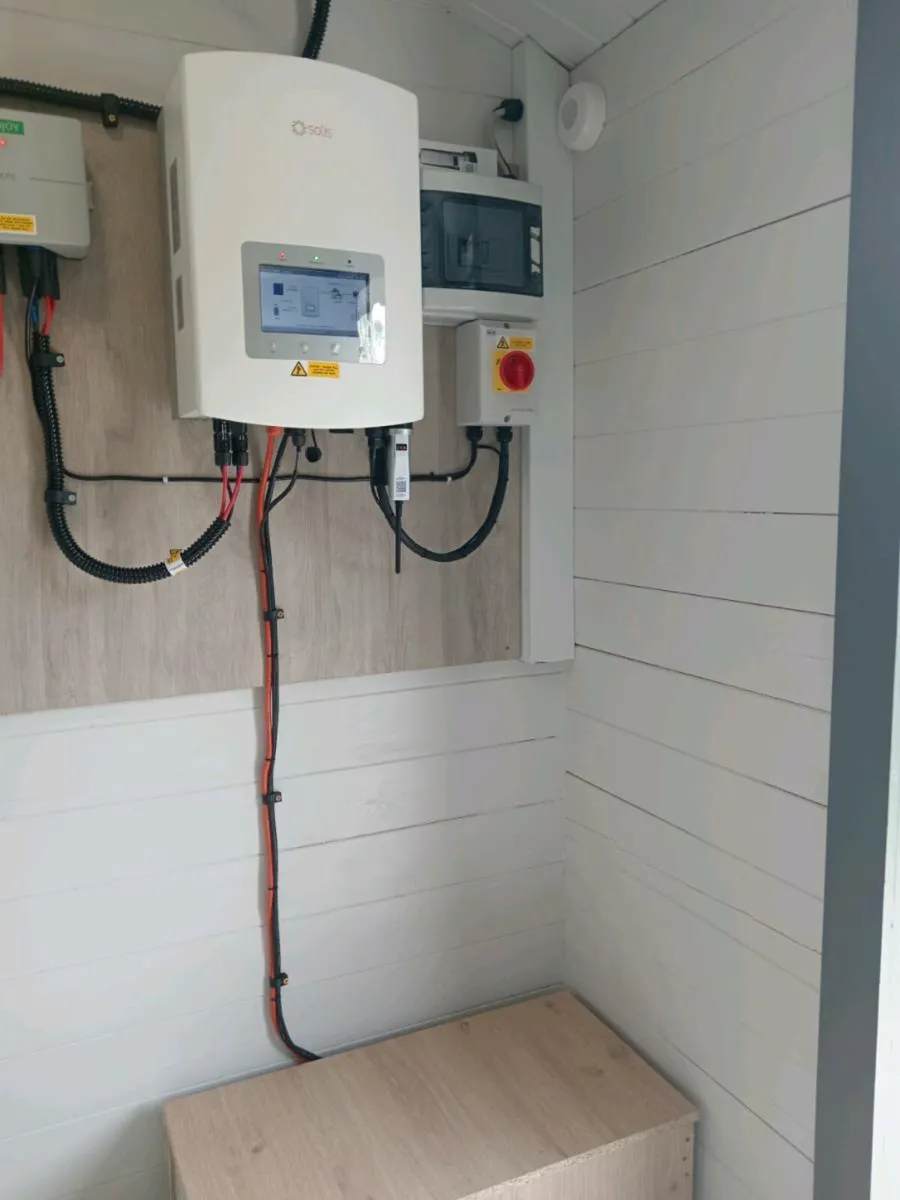 Brand new solis 5kw hybrid DIY kit 16kwh battery - Image 1