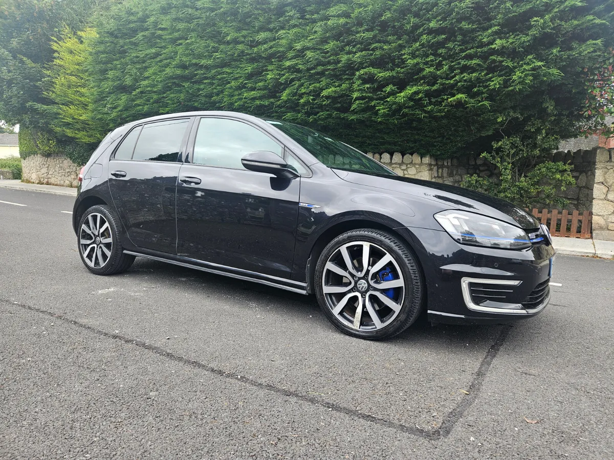 Golf GTE 1.4 Petrol Hybrid Automatic Low Mileage - Image 2
