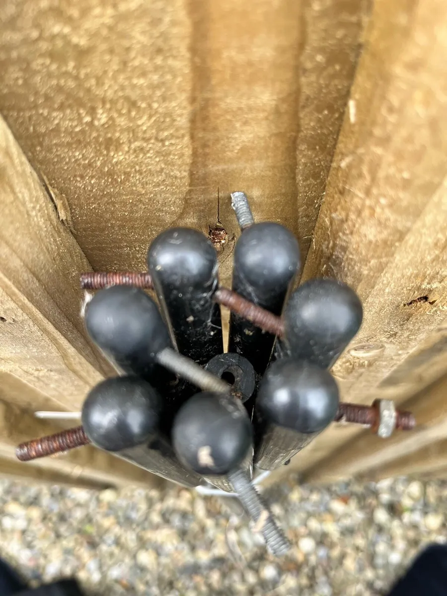 9 metal column for plants - Image 3