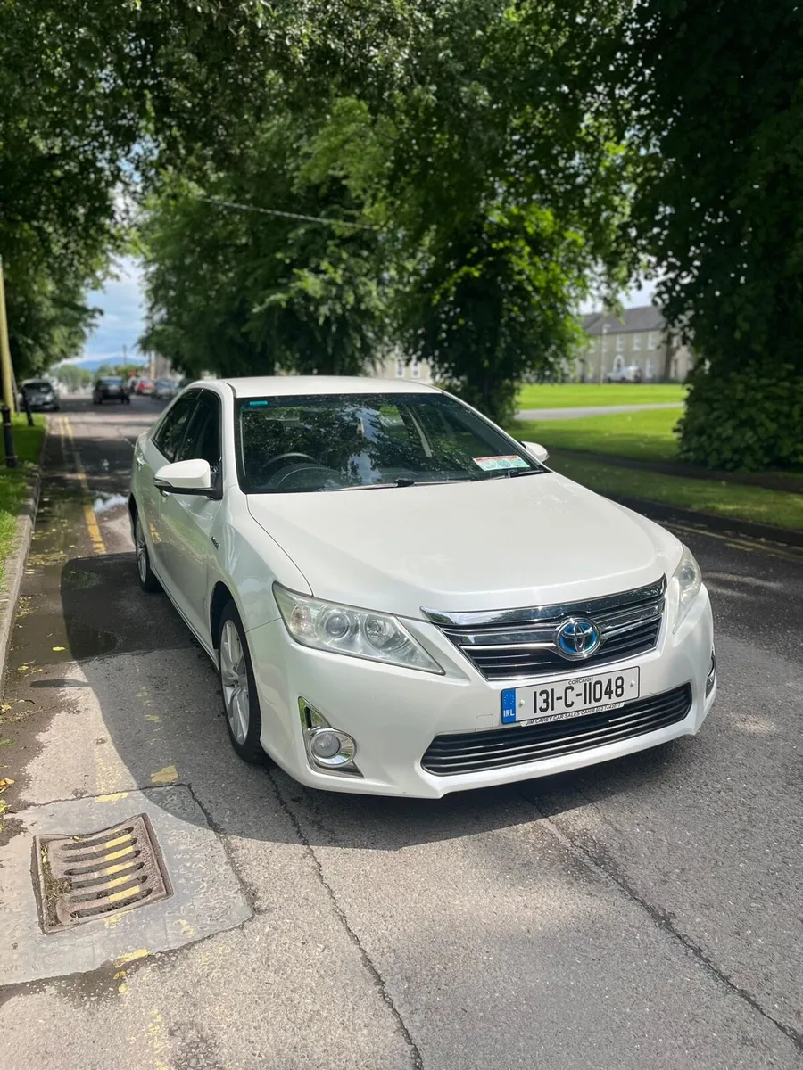 Toyota Camry hybrid - Image 2