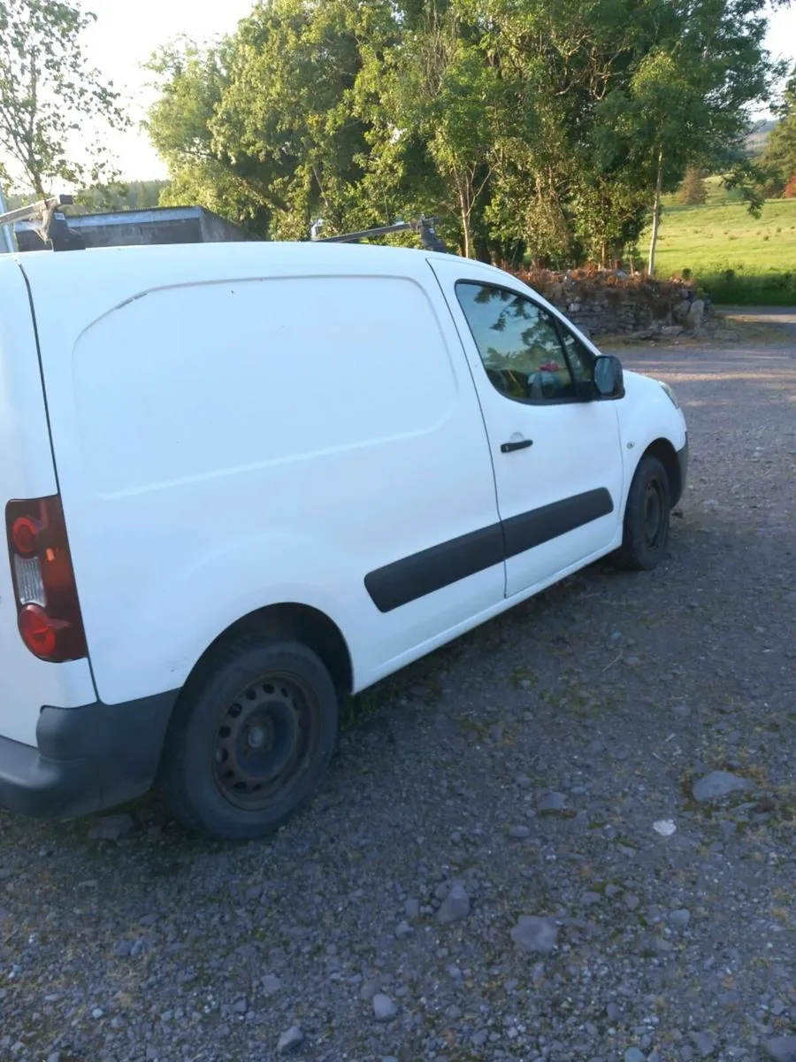 Van - Image 2