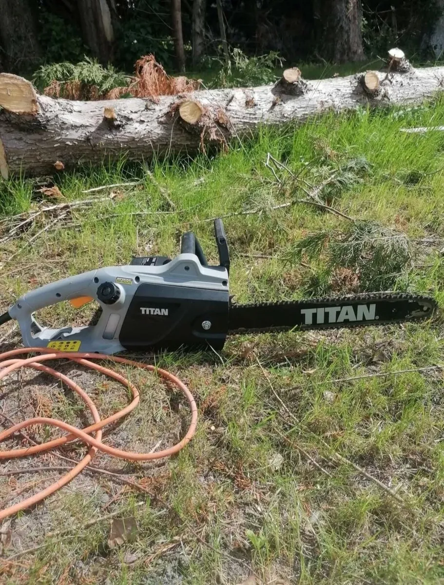 Titan chainsaw - Image 1